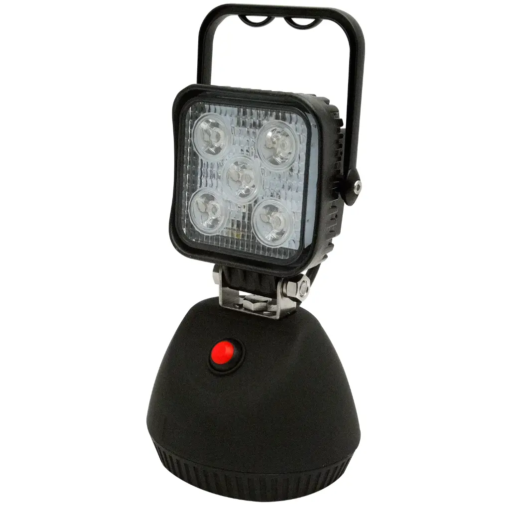 EW2461 - ECCO - Faro Led cuadrado Flood luz clara magnético con batería recargable 5 leds de 3 watts c/u 650 Lúmenes.